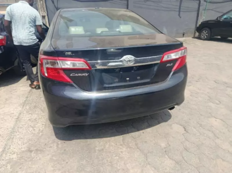 Toyota Camry   - 2014