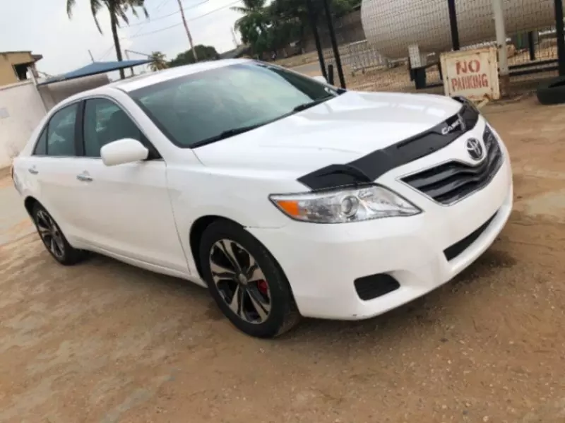Toyota Camry - 2010