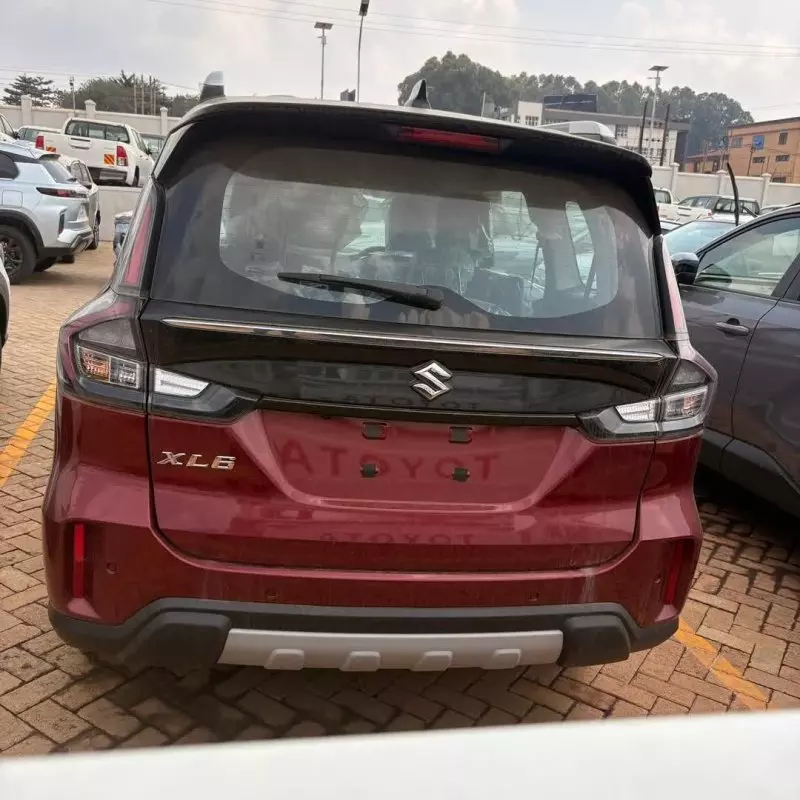 SUZUKI XL-6 - 2025