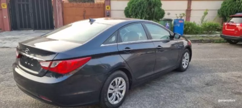 Hyundai Sonata   - 2013