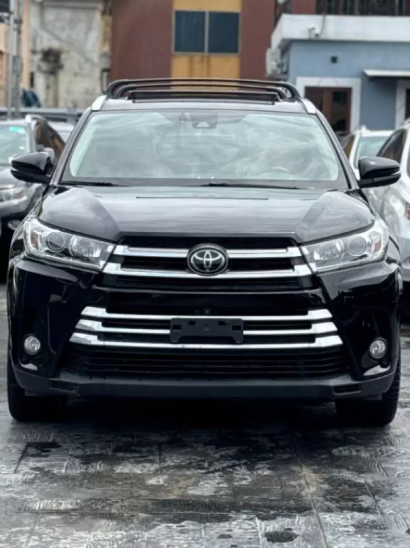 Toyota Highlander   - 2017