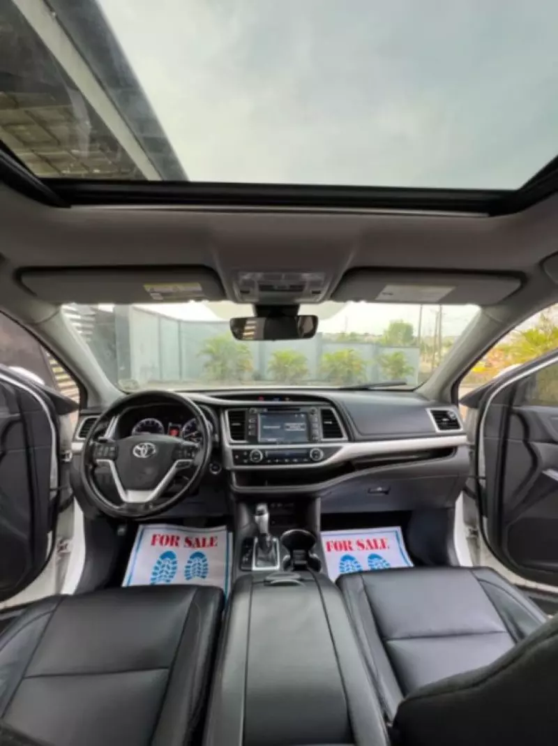 Toyota Highlander   - 2017