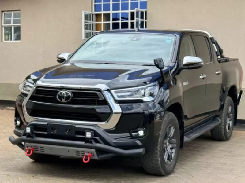 Toyota Hilux   - 2021