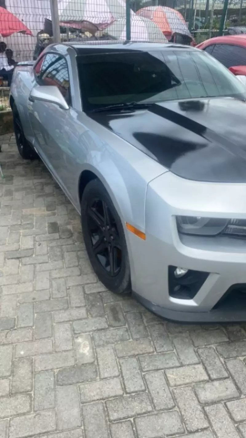 Chevrolet Camaro   - 2011