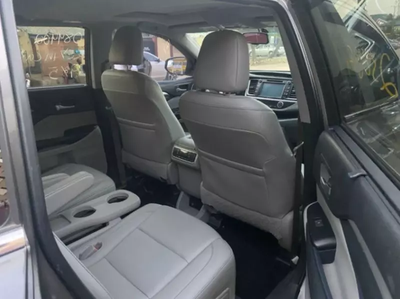 Toyota Highlander   - 2015