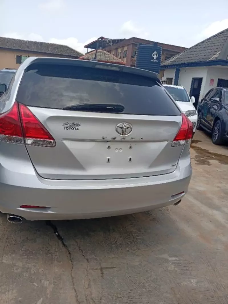 Toyota Venza   - 2010