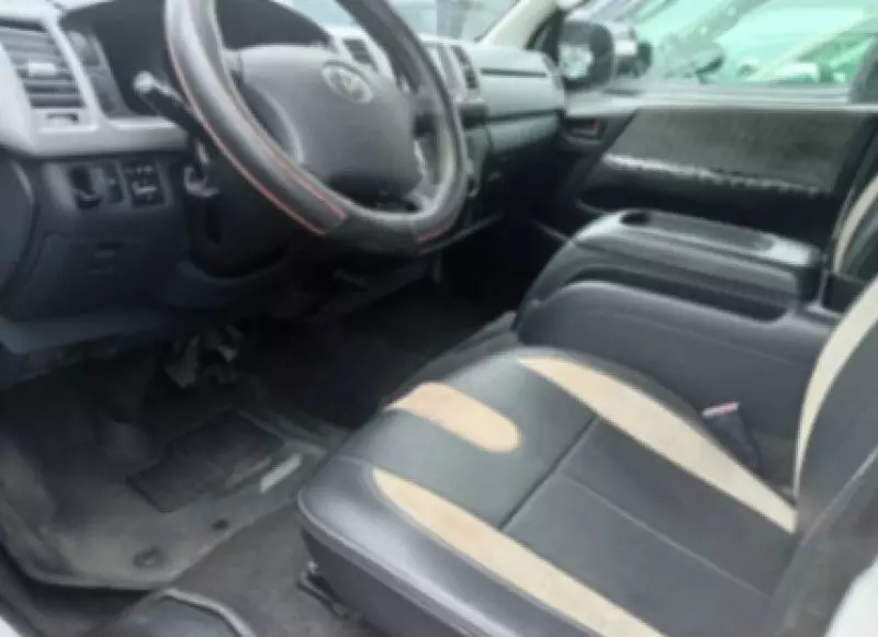 Toyota Hiace - 2011