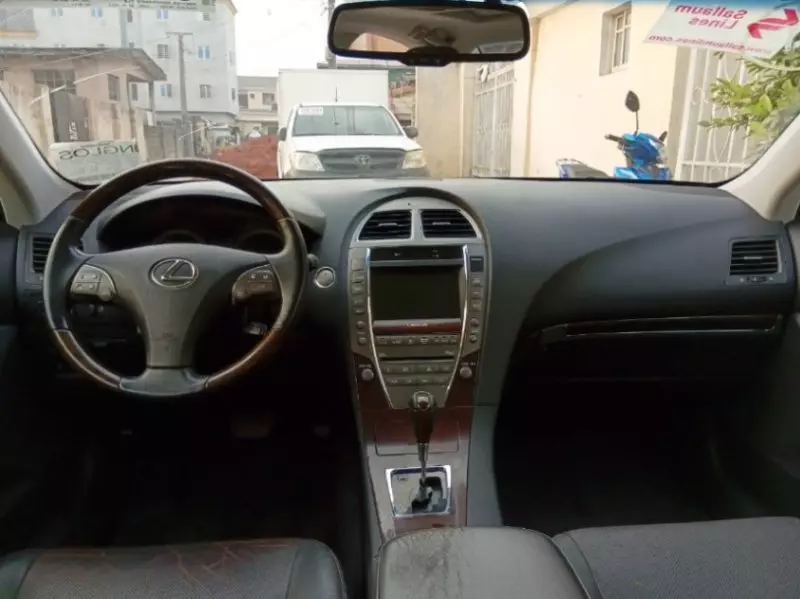 Lexus ES   - 2012