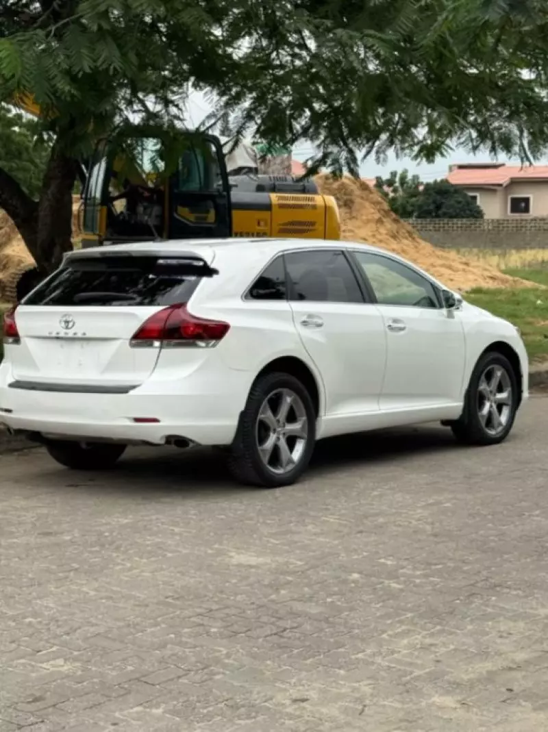 TOYOTA Venza   - 2013
