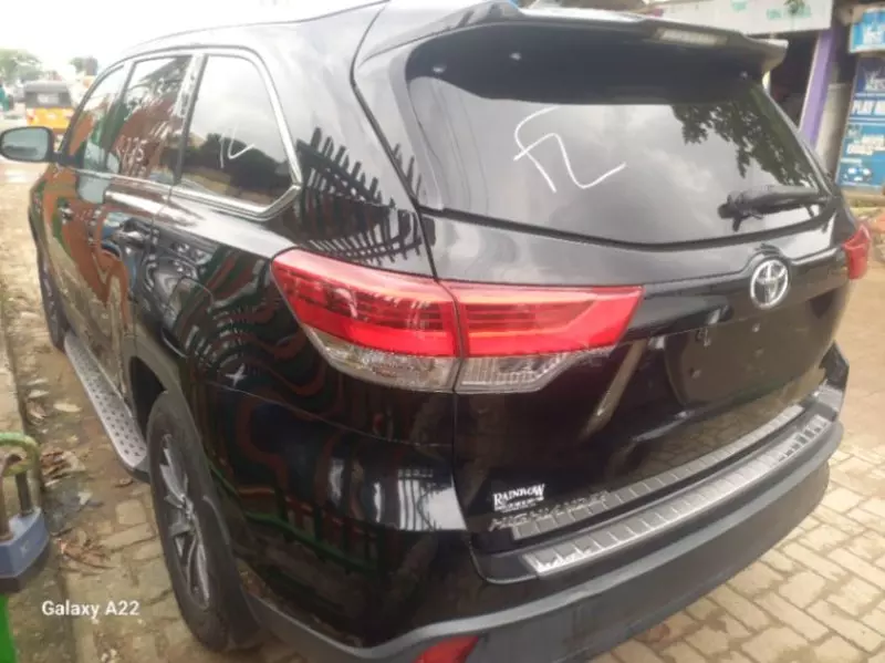 Toyota Highlander   - 2019