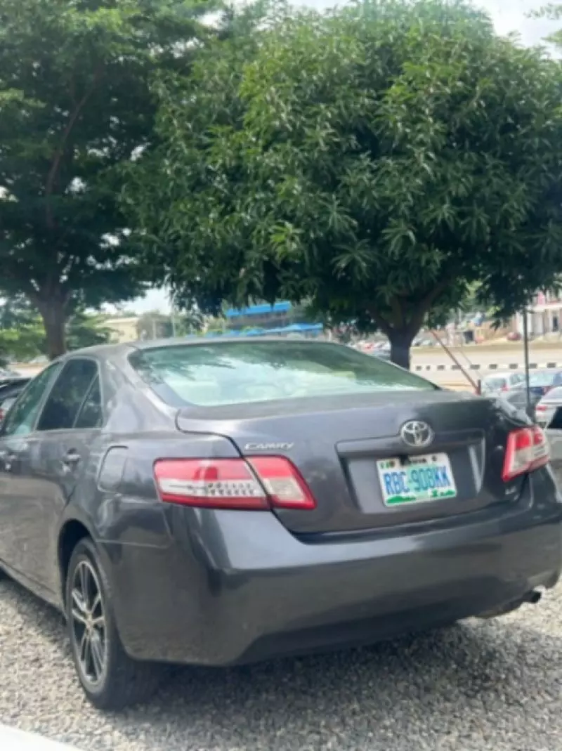 TOYOTA Camry - 2009