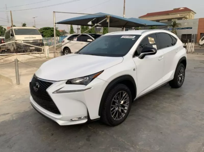 Lexus NX   - 2017