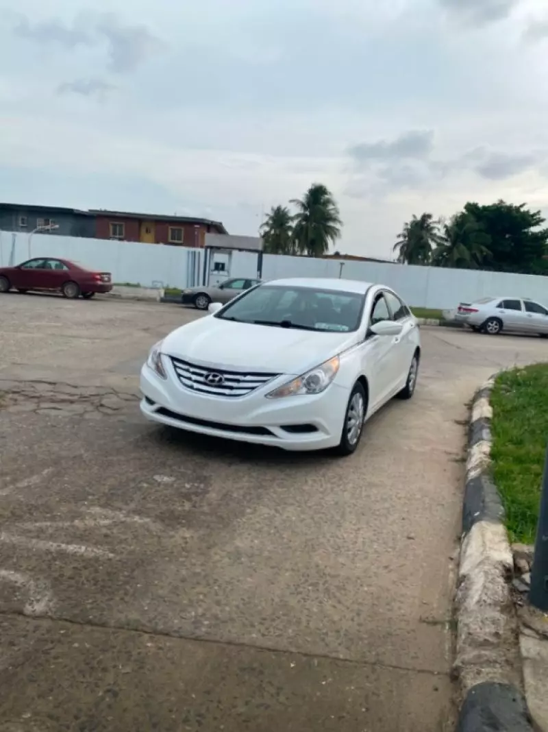 Hyundai Sonata - 2013