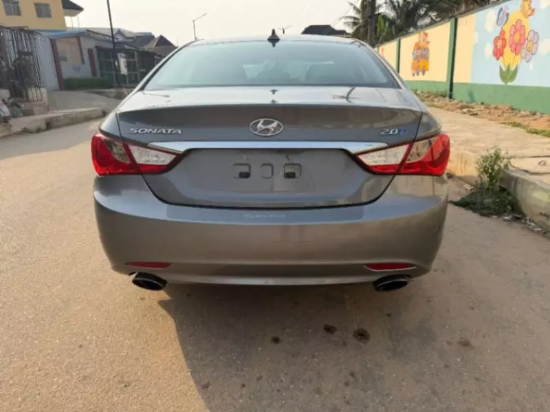 Hyundai Sonata   - 2013