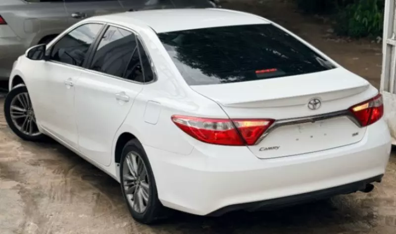 TOYOTA Camry - 2015