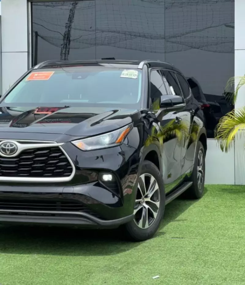 Toyota Highlander   - 2021