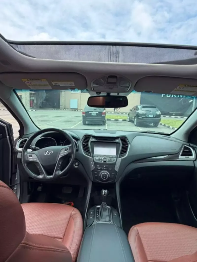 Hyundai Santa Fe   - 2014