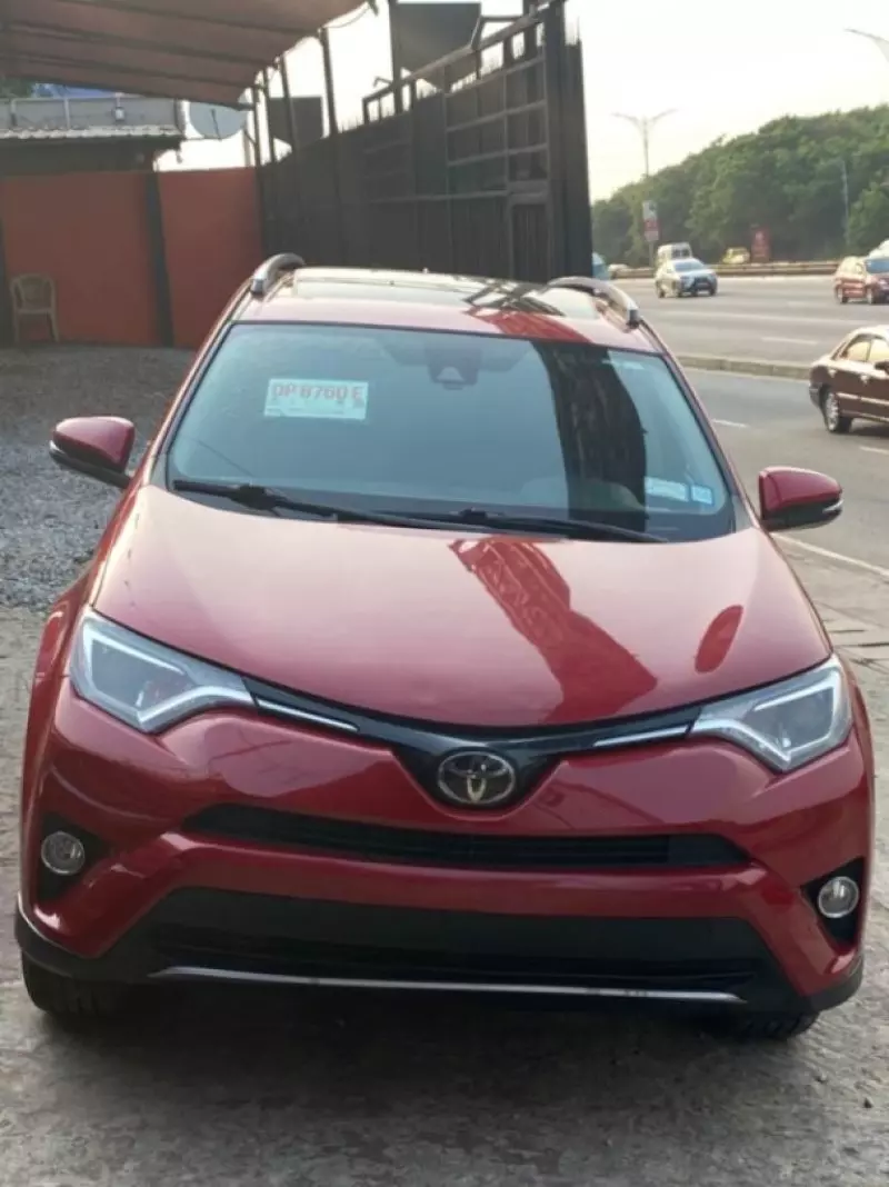 Toyota RAV 4   - 2017