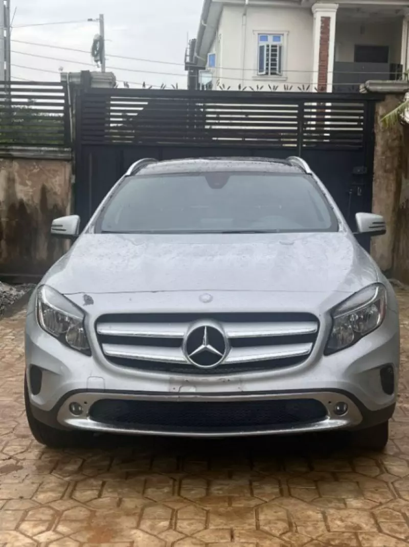 Mercedes-Benz GLA-Class   - 2017
