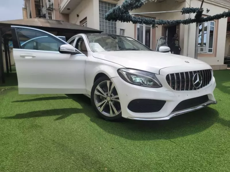 Mercedes-Benz C 300   - 2015