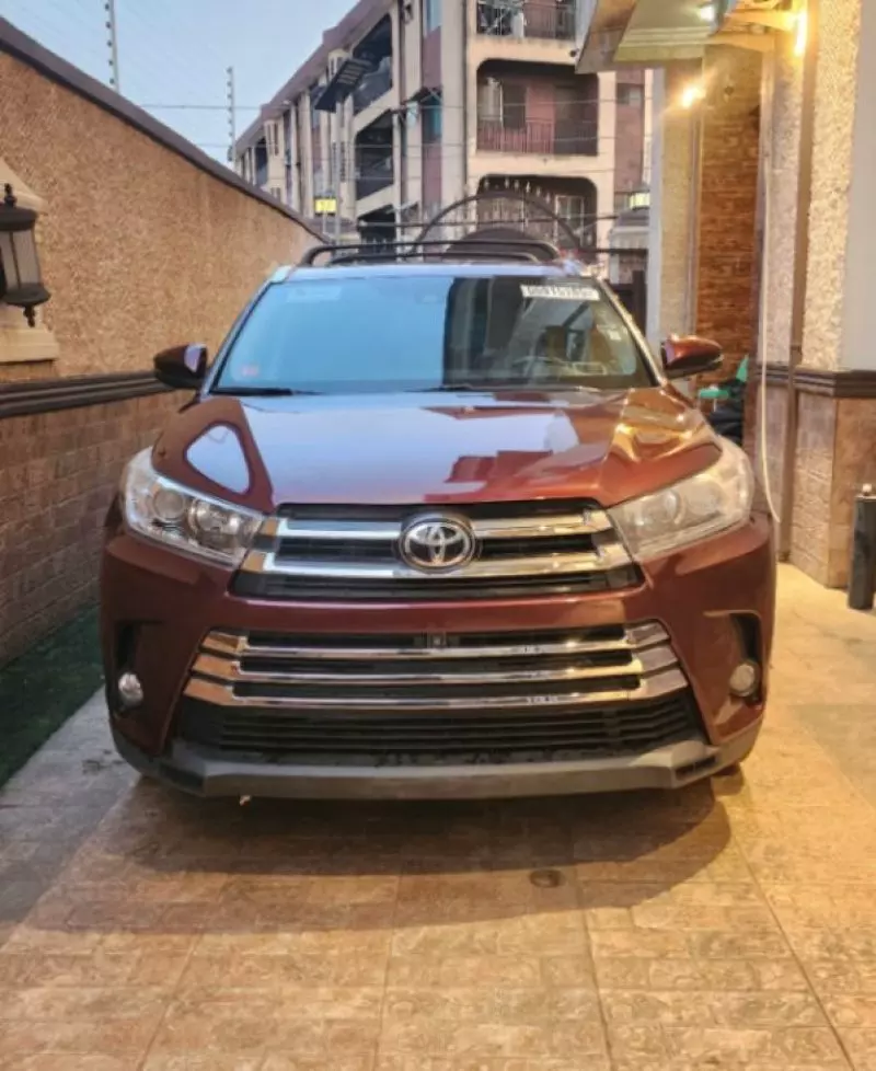 Toyota Highlander   - 2018