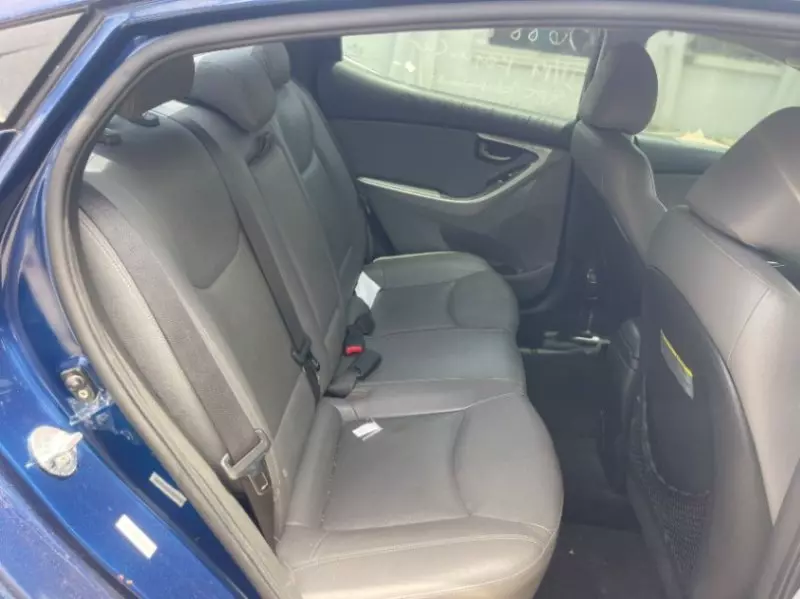 Hyundai Elantra   - 2013
