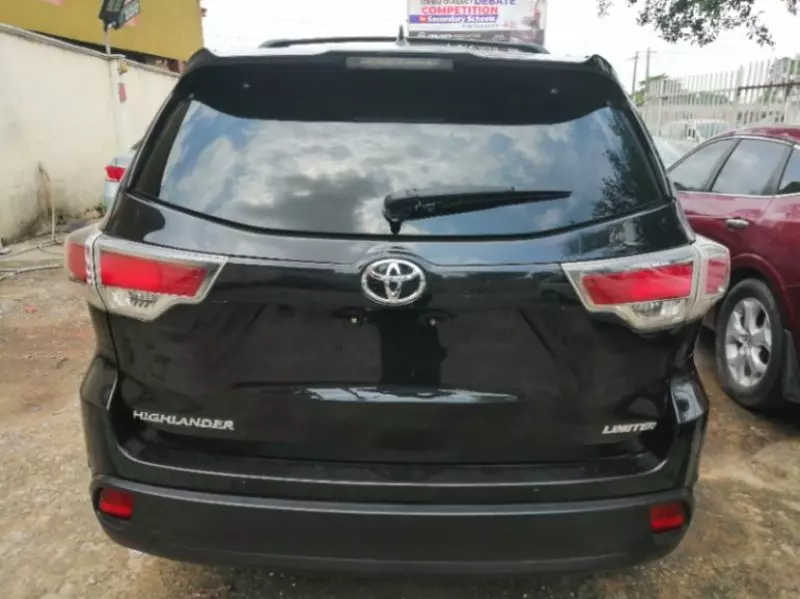 Toyota Highlander   - 2014