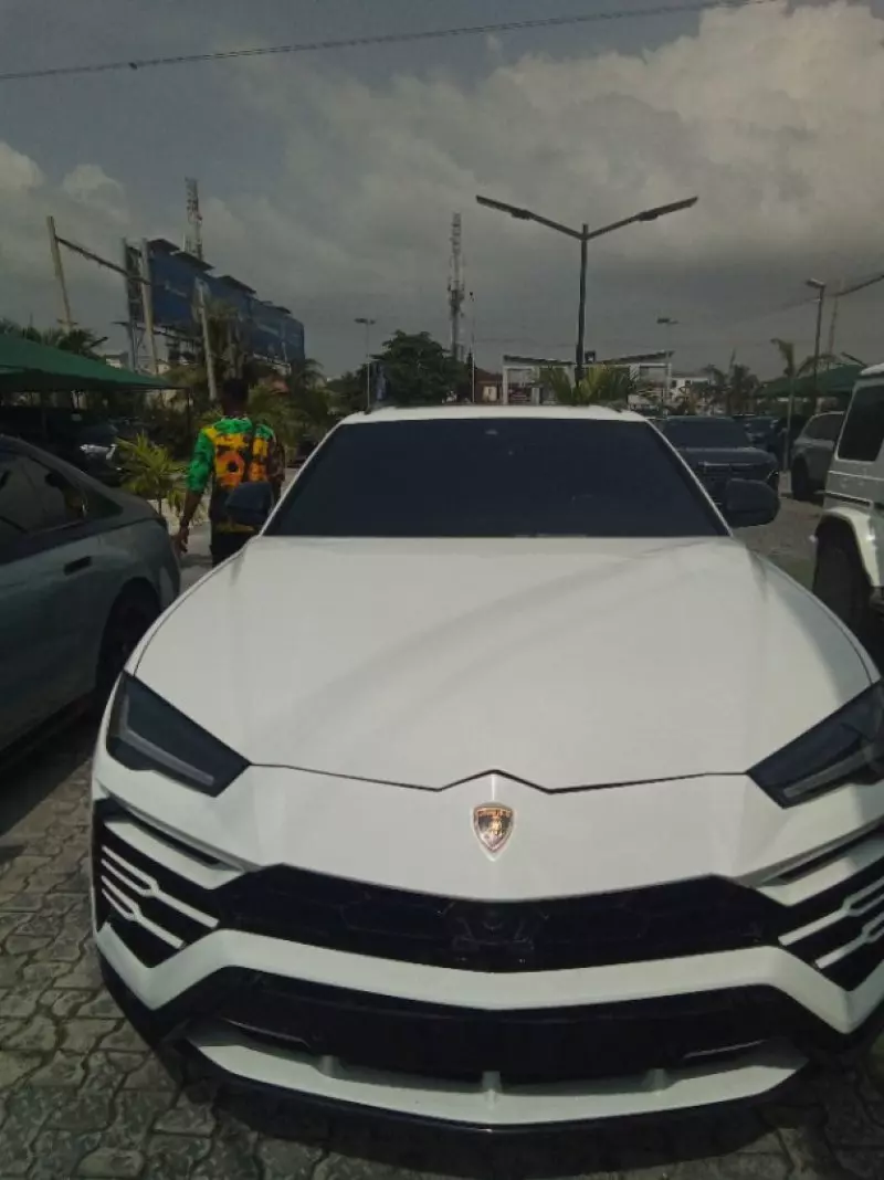 Lamborghini Urus   - 2019