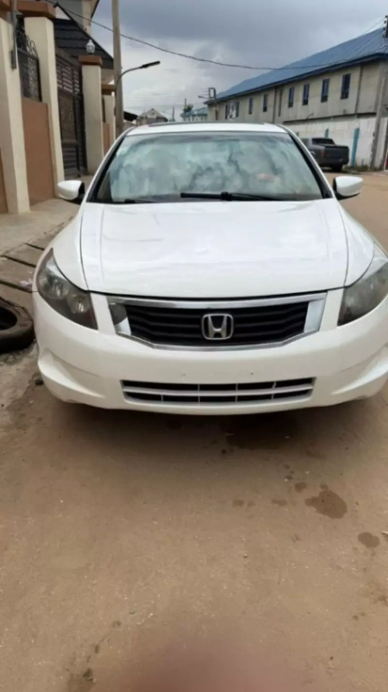 Honda Accord - 2009