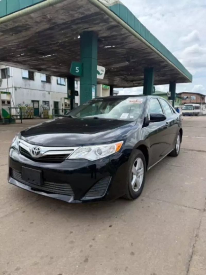Toyota Camry   - 2014
