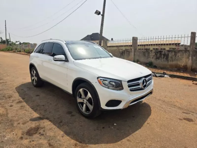 Mercedes-Benz GLC 300   - 2016