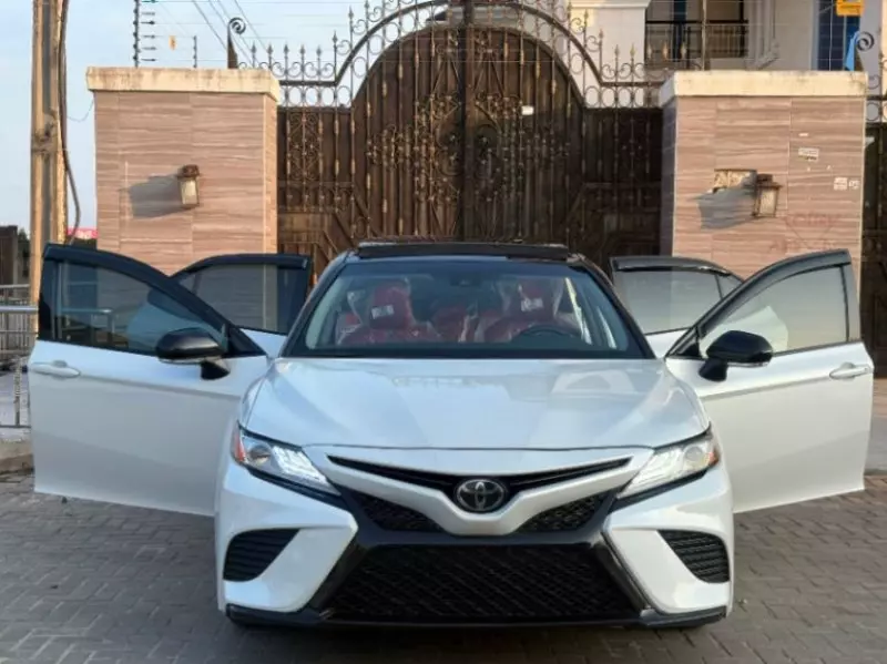 TOYOTA Camry   - 2019