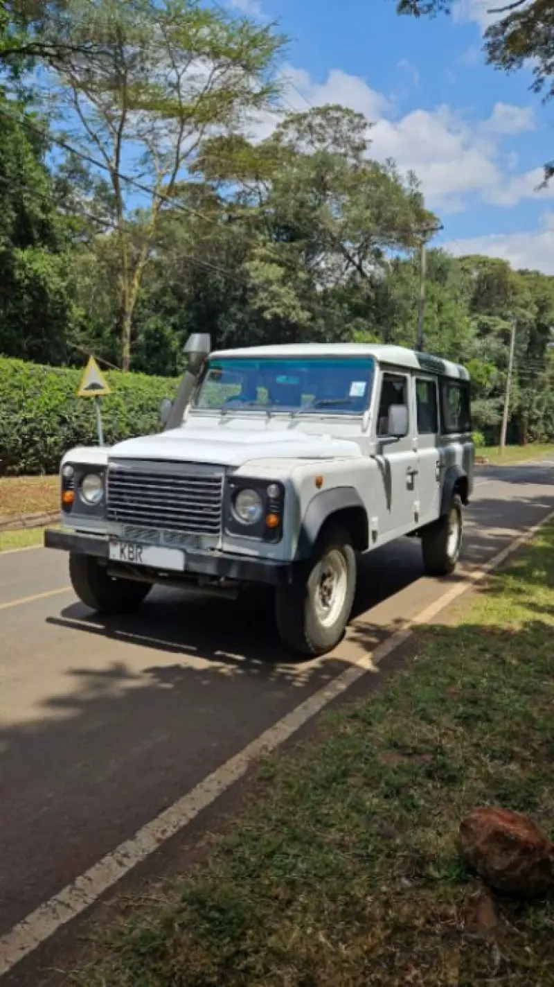 Land Rover Defender   - 2011