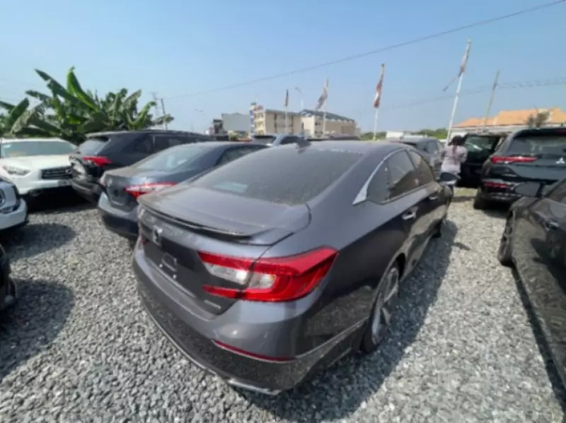 Honda Accord   - 2018