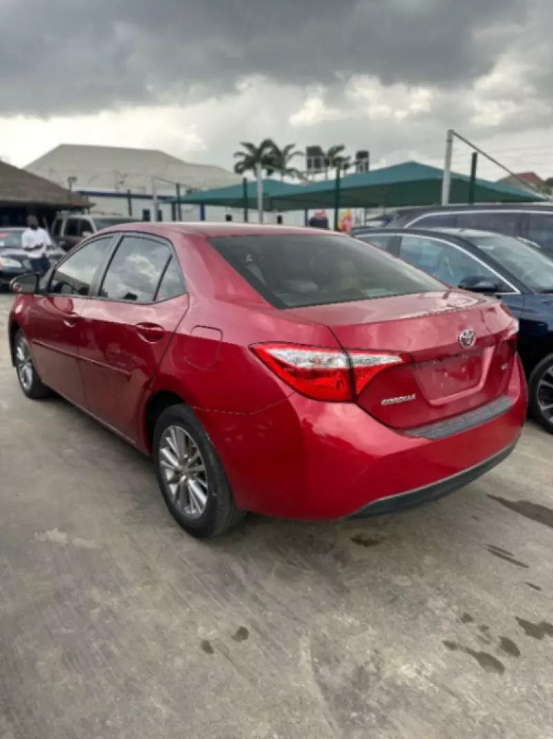 TOYOTA Corolla   - 2015