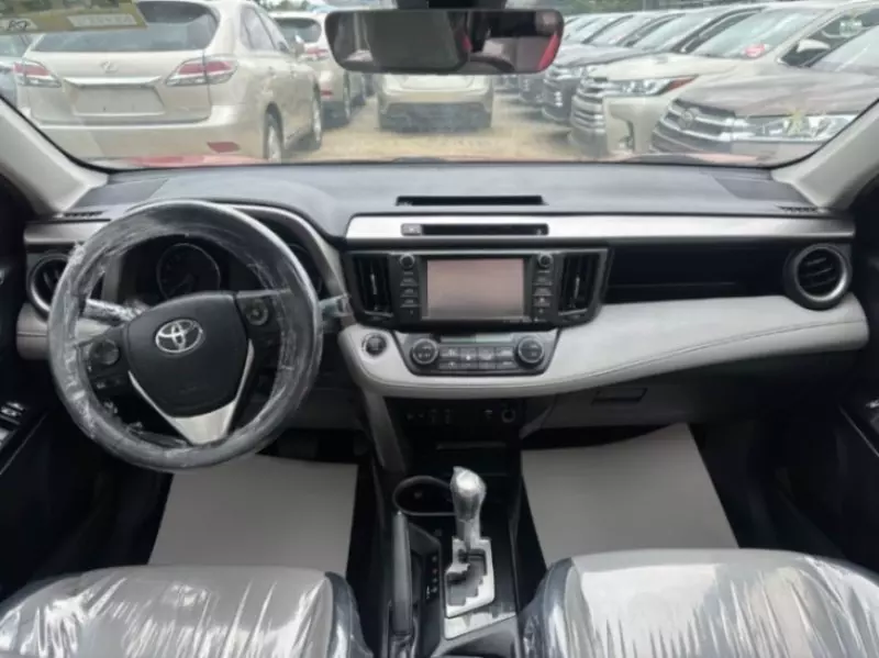 Toyota RAV 4   - 2017