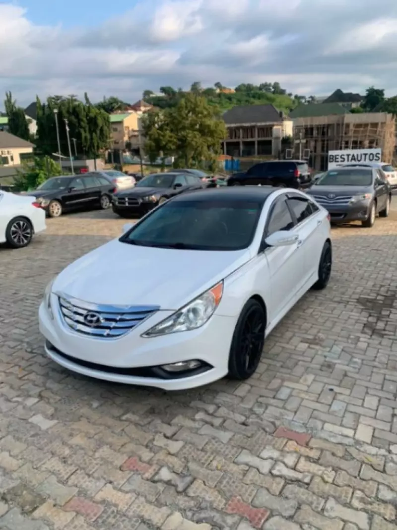 Hyundai Sonata   - 2014