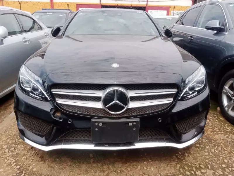 Mercedes-Benz C 200   - 2012
