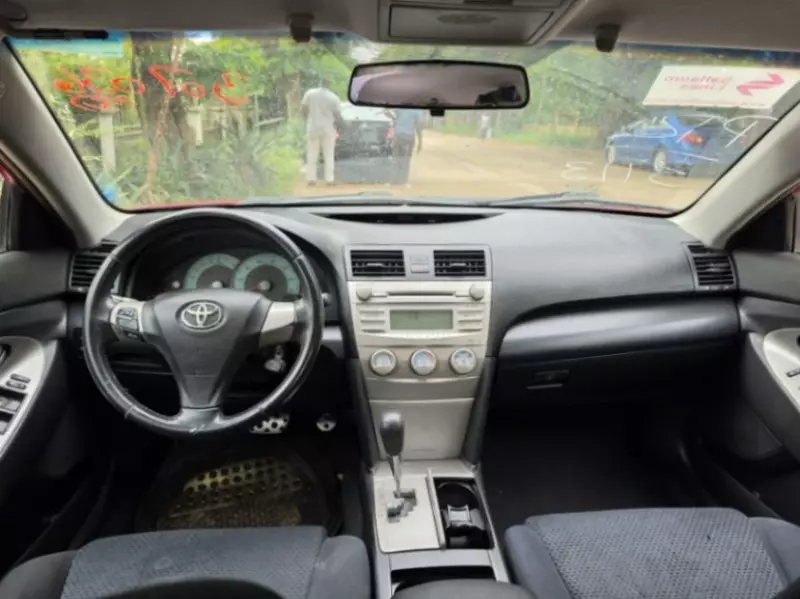 TOYOTA Camry - 2010