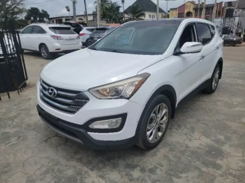 Hyundai Santa Fe   - 2014