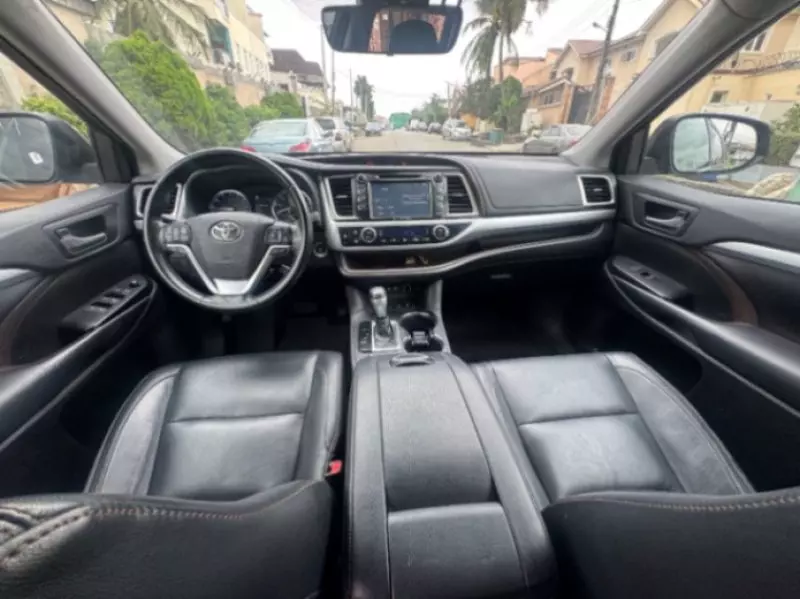 TOYOTA Highlander   - 2018