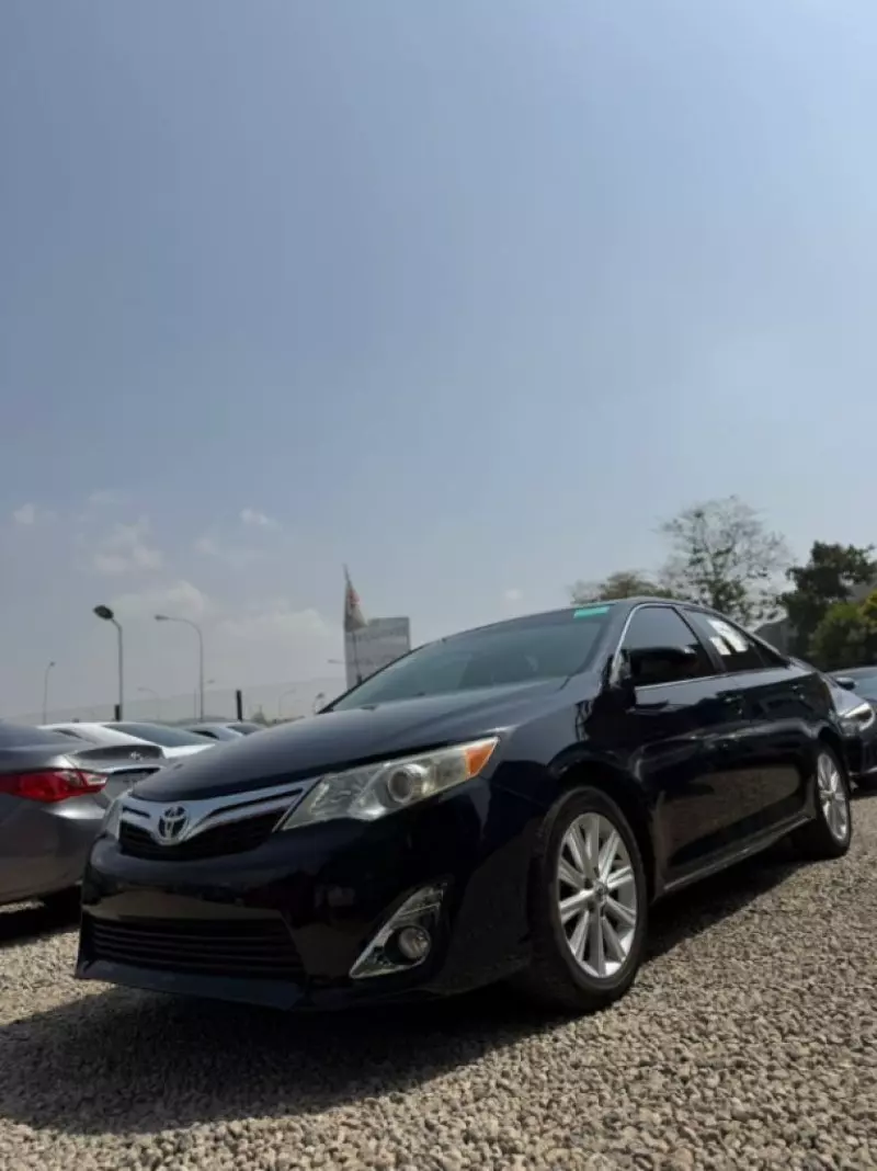 TOYOTA Camry   - 2012