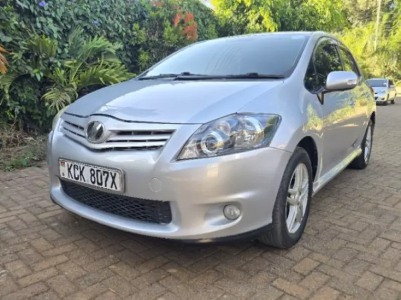 Toyota Auris   - 2009