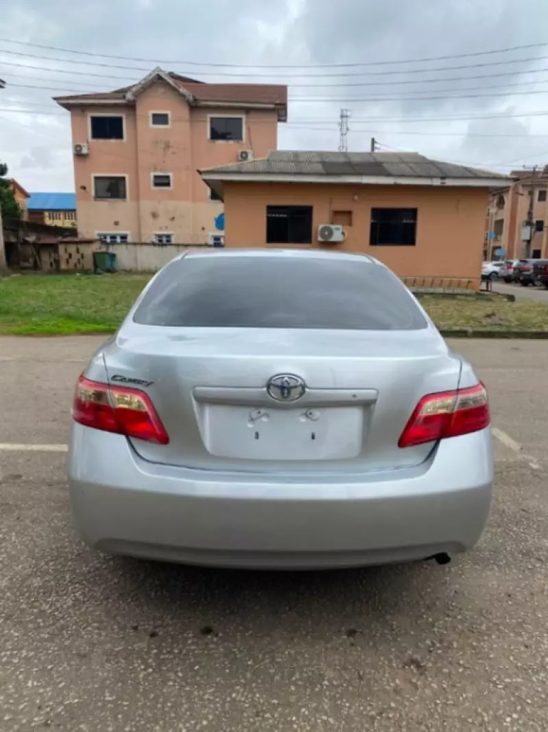 TOYOTA Camry - 2009