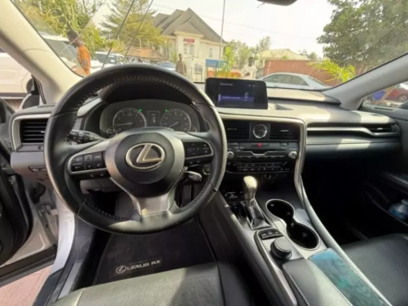 Lexus RX   - 2017