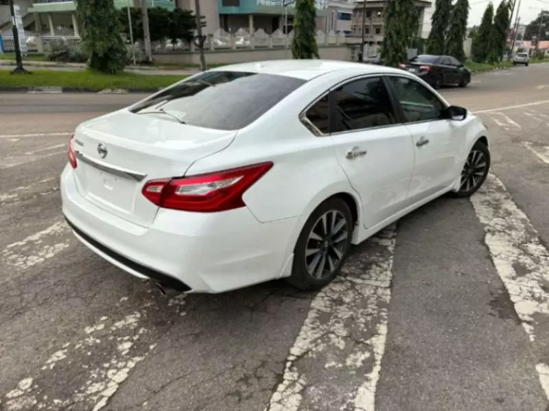 Nissan Maxima   - 2012