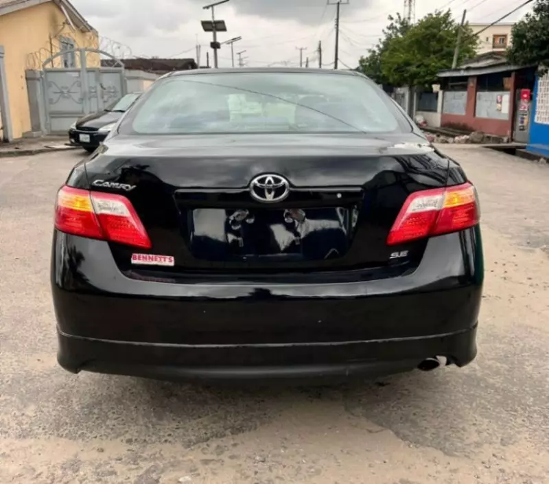 Toyota Camry   - 2009