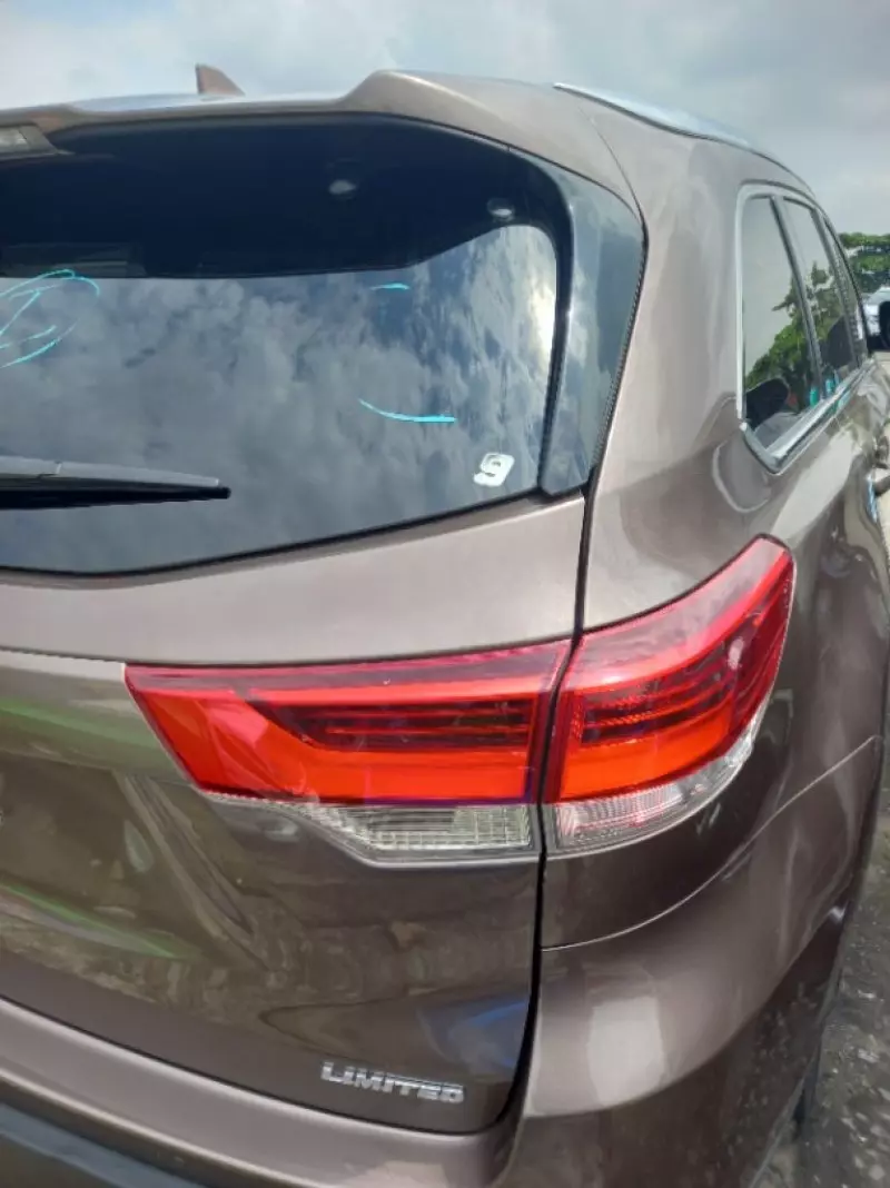 Toyota Highlander   - 2018