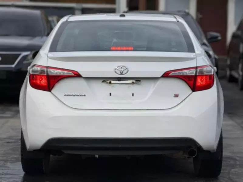 Toyota Corolla   - 2015