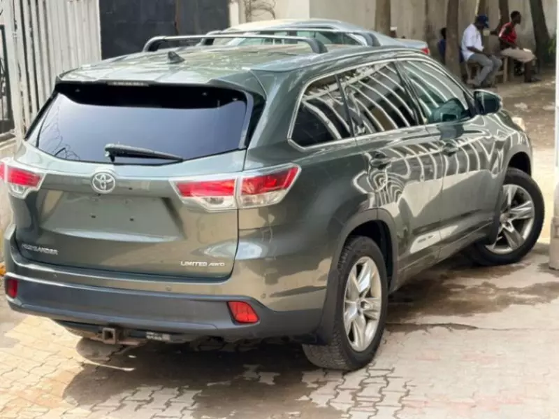 TOYOTA Highlander   - 2015
